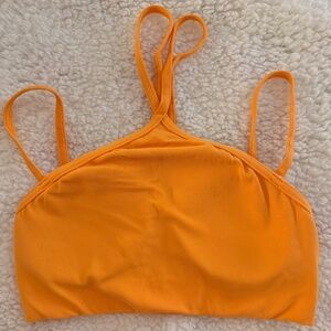 🍊 Lululemon Strappy Sports Bra – Size 4 – Vibrant Orange